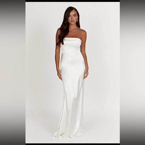 Meshki - Kaitlin Strapless Gown - Picture 6 of 11
